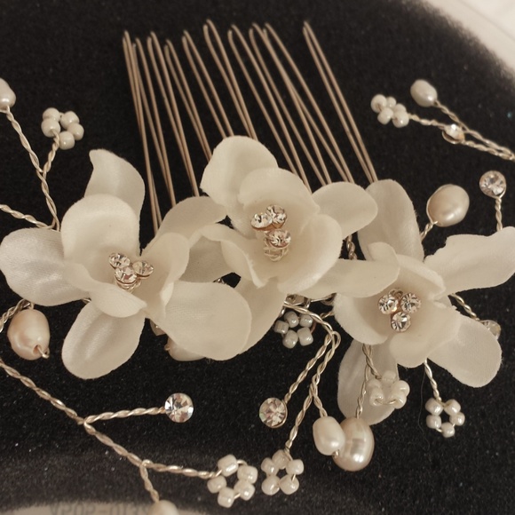 David's Bridal Hair Comb Headpiece Collection 2 hair combs - Picture 2 of 10